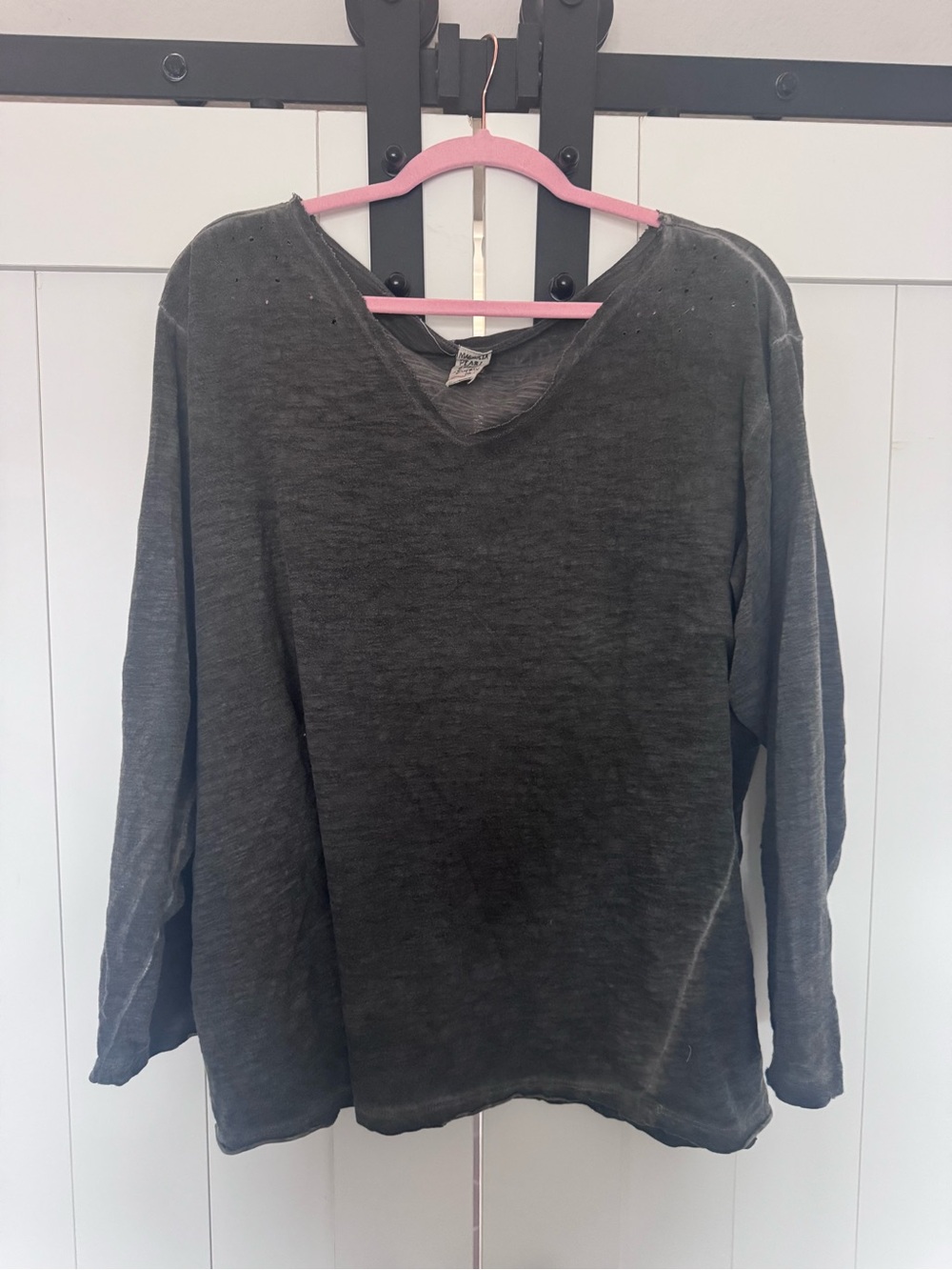 Magnolia Pearl 100% Cotton Europa Long Sleeve T in Charcoal OS